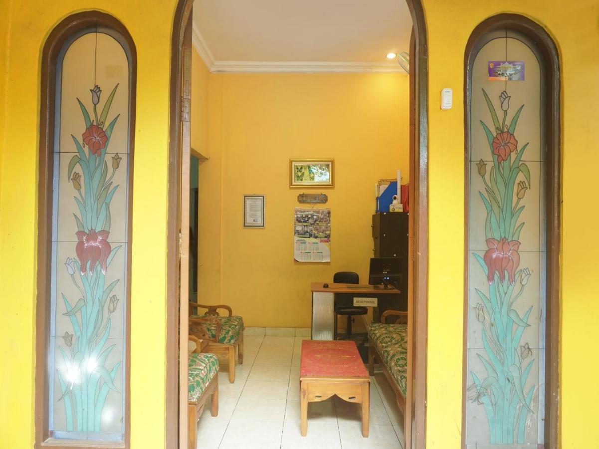 Oyo 2872 Garuda Guest House Banjarmasin  Dış mekan fotoğraf