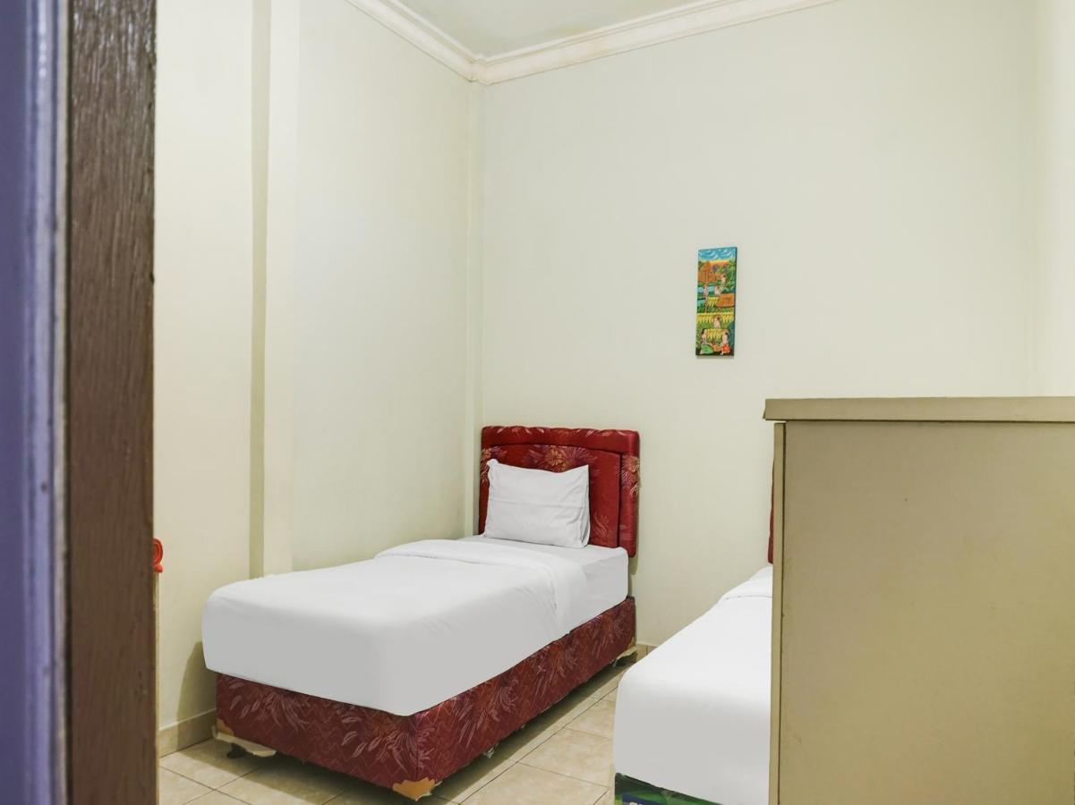 Oyo 2872 Garuda Guest House Banjarmasin  Dış mekan fotoğraf